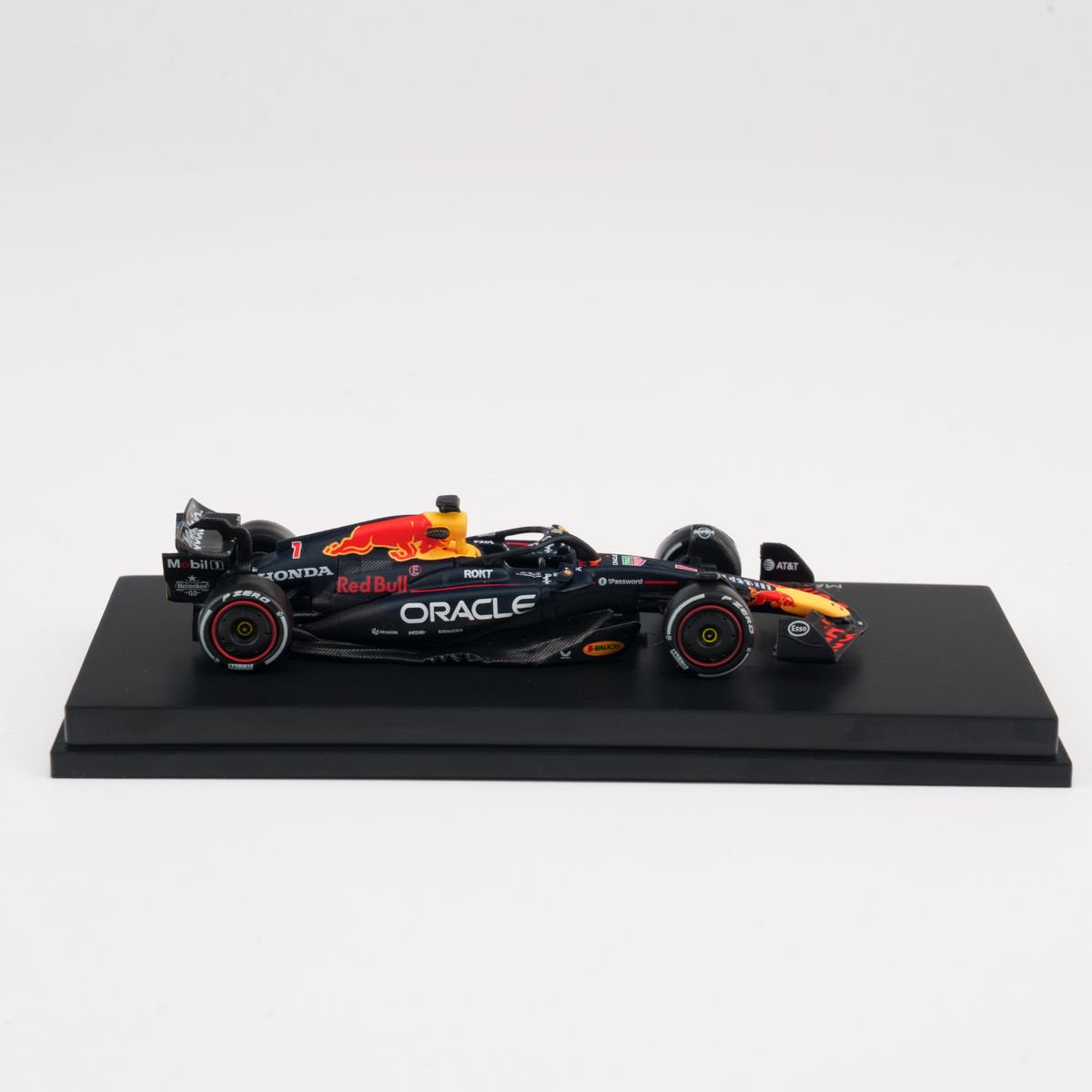 MINICHAMPS 1:64 ORACLE RED BULL RACING RB21 - MAX VERSTAPPEN - WINNER EMILIA-ROMAGNA GP 2025  With FIGURINE, 2X PITBOARD AND POSITION BOARD