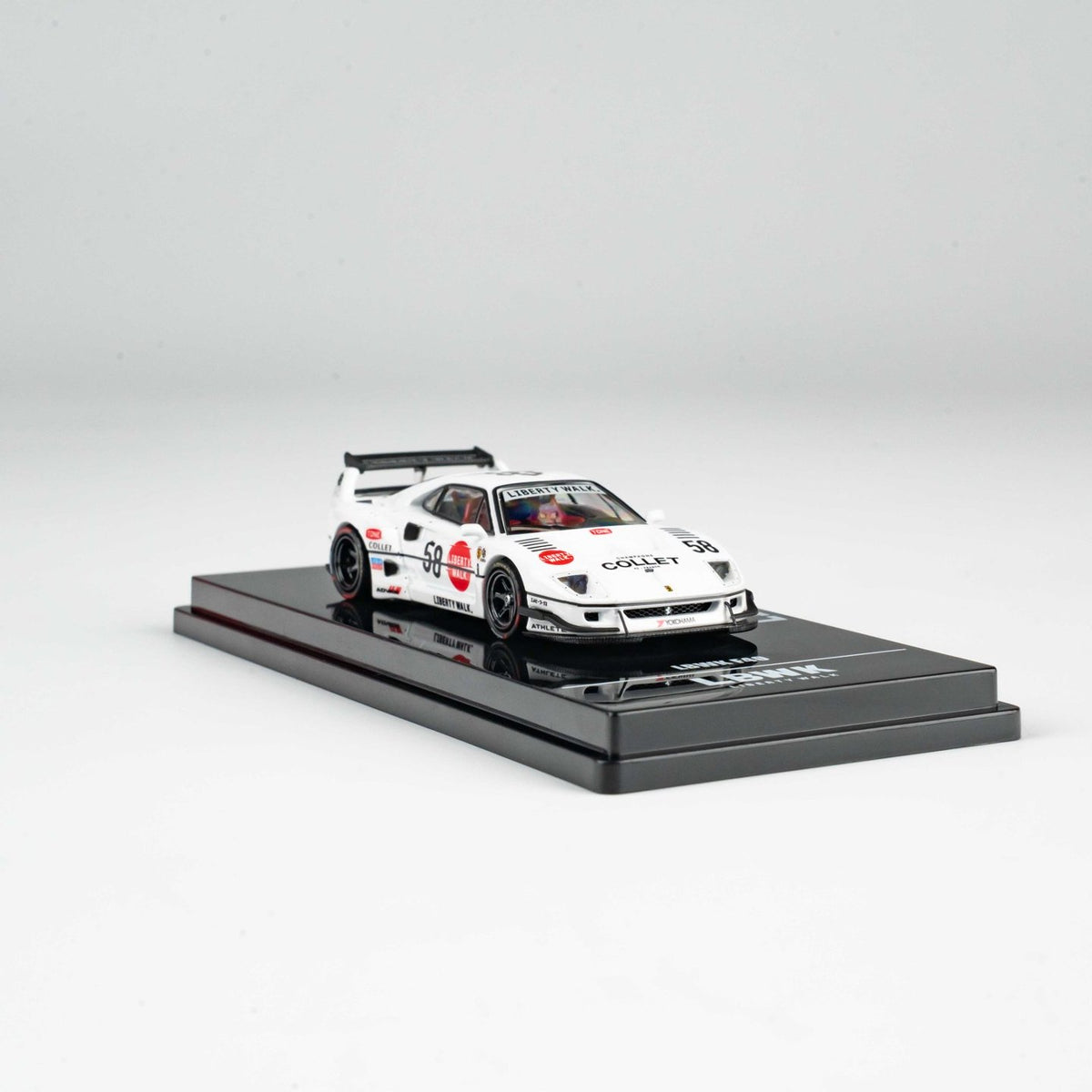 INNO64 1:64 LBWK F40 COLLET White in Premium Box Packaging (Chance of a Red Chase Car) (IN64-LBWKF40-COLLET)
