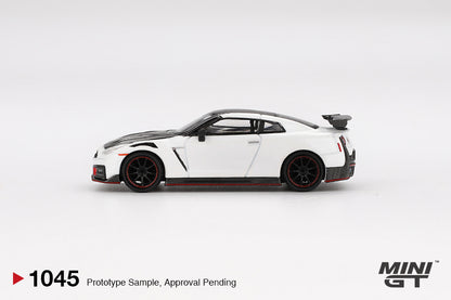 Mini GT 1:64 Nissan GT-R Nismo 2024 Brilliant White Pearl (MGT01045-CH)