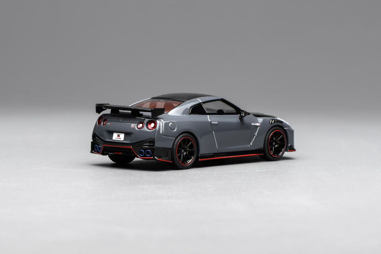 Motorhelix 1:64 Nissan GT-R R35 Special Edition 2022 NISMO Stealth Gray Openable Front Hood Detailed Engine Official Licensed (Premium Box Packaging)