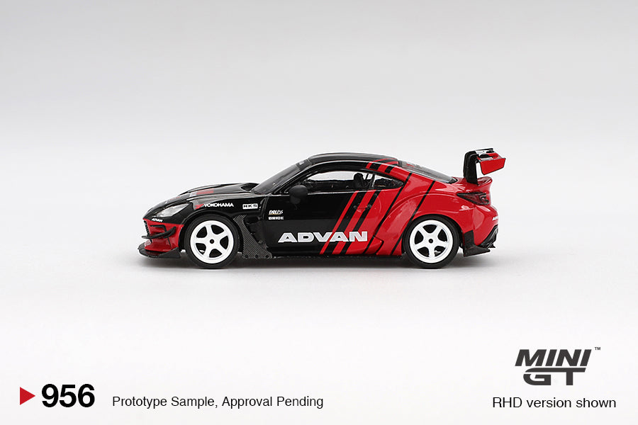 Mini GT 1:64 Toyota GR86 HKS TYPE R ADVAN 2022 Tokyo Auto Salon (MGT00956-CH)