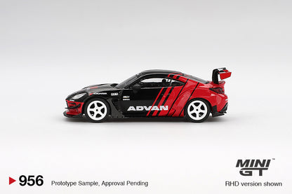 Mini GT 1:64 Toyota GR86 HKS TYPE R ADVAN 2022 Tokyo Auto Salon (MGT00956-CH)