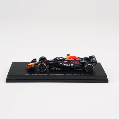 MINICHAMPS 1:64 ORACLE RED BULL RACING RB21 - MAX VERSTAPPEN - WINNER EMILIA-ROMAGNA GP 2025  With FIGURINE, 2X PITBOARD AND POSITION BOARD