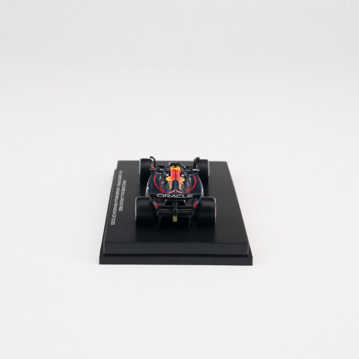 MINICHAMPS 1:64 ORACLE RED BULL RACING RB21 - MAX VERSTAPPEN - WINNER EMILIA-ROMAGNA GP 2025  With FIGURINE, 2X PITBOARD AND POSITION BOARD