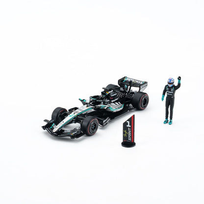 MINICHAMPS 1:64 MERCEDES-AMG PETRONAS FORMULA ONE TEAM W17 - GEORGE RUSSELL - WINNER SPRINT CHINA GP 2026 With FIGURINE AND POSITION BOARD