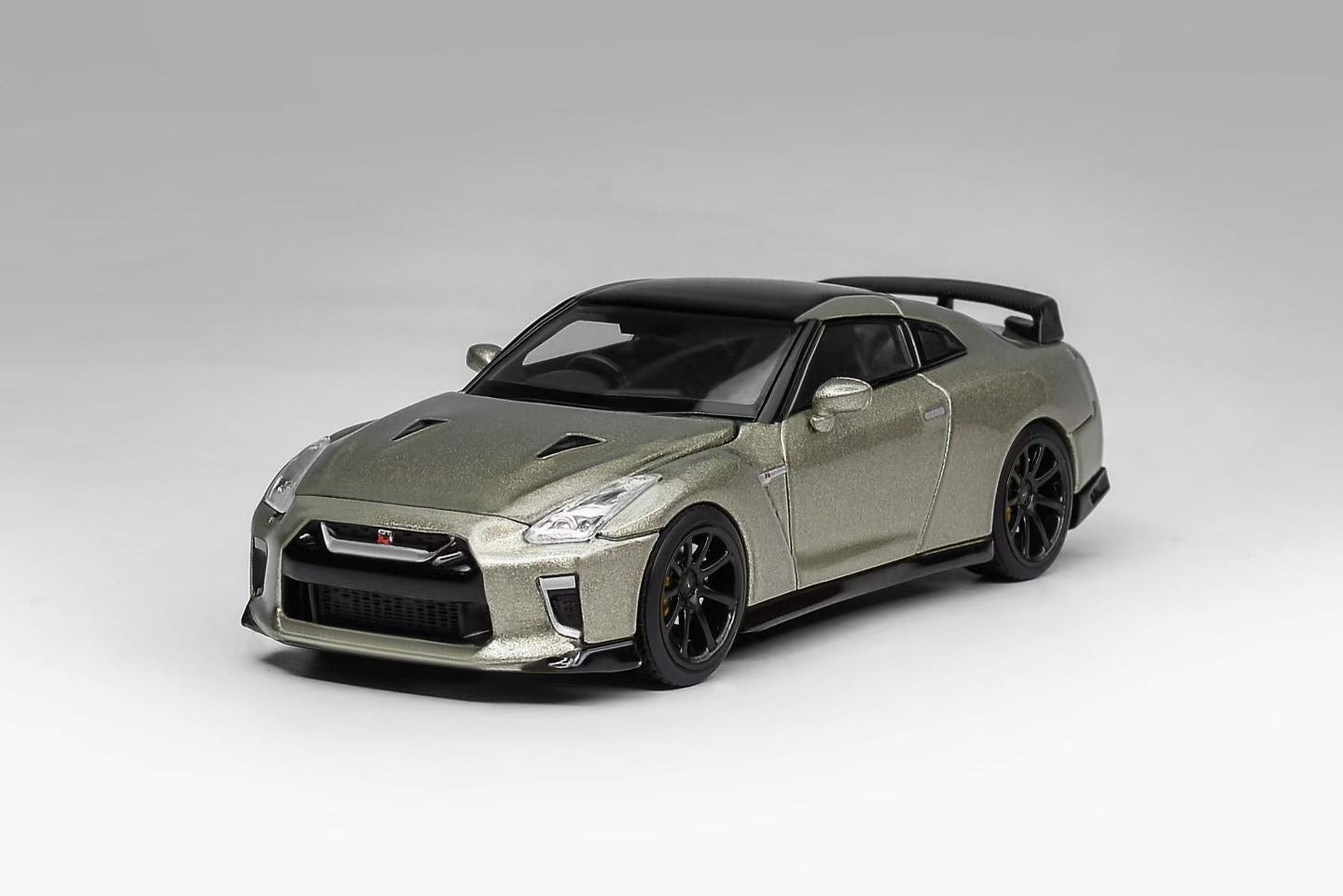 Motorhelix 1:64 Nissan GT-R R35 Tracked Edition Engineered By Nismo T-Spec 2022 Millennium Jade Openable Front Hood Detailed Engine Official Licensed (Premium Box Packaging)
