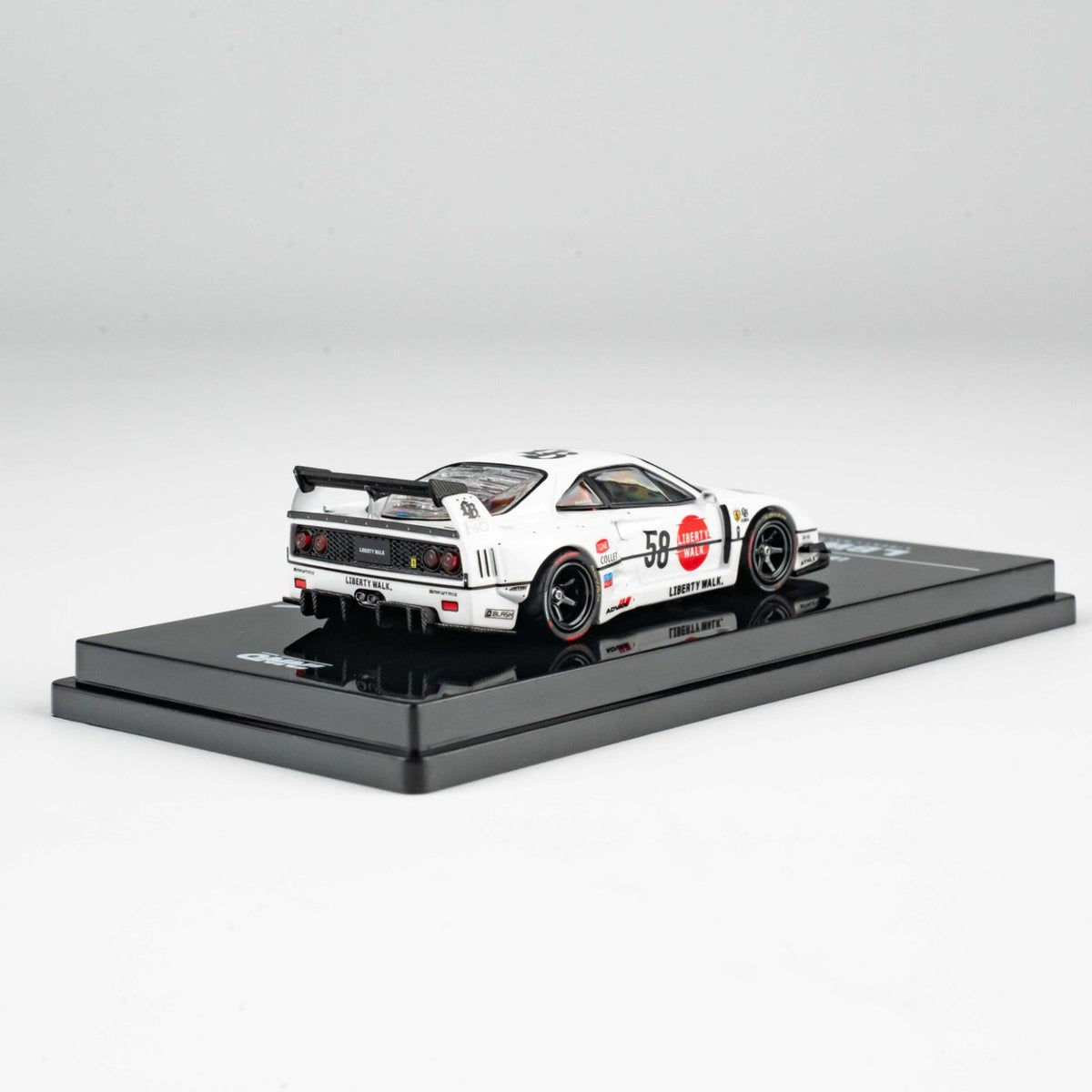 INNO64 1:64 LBWK F40 COLLET White in Premium Box Packaging (Chance of a Red Chase Car) (IN64-LBWKF40-COLLET)