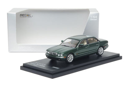 AR Box 1:64 Jaguar XJ350 British Racing Green Jaguar Official Licensed