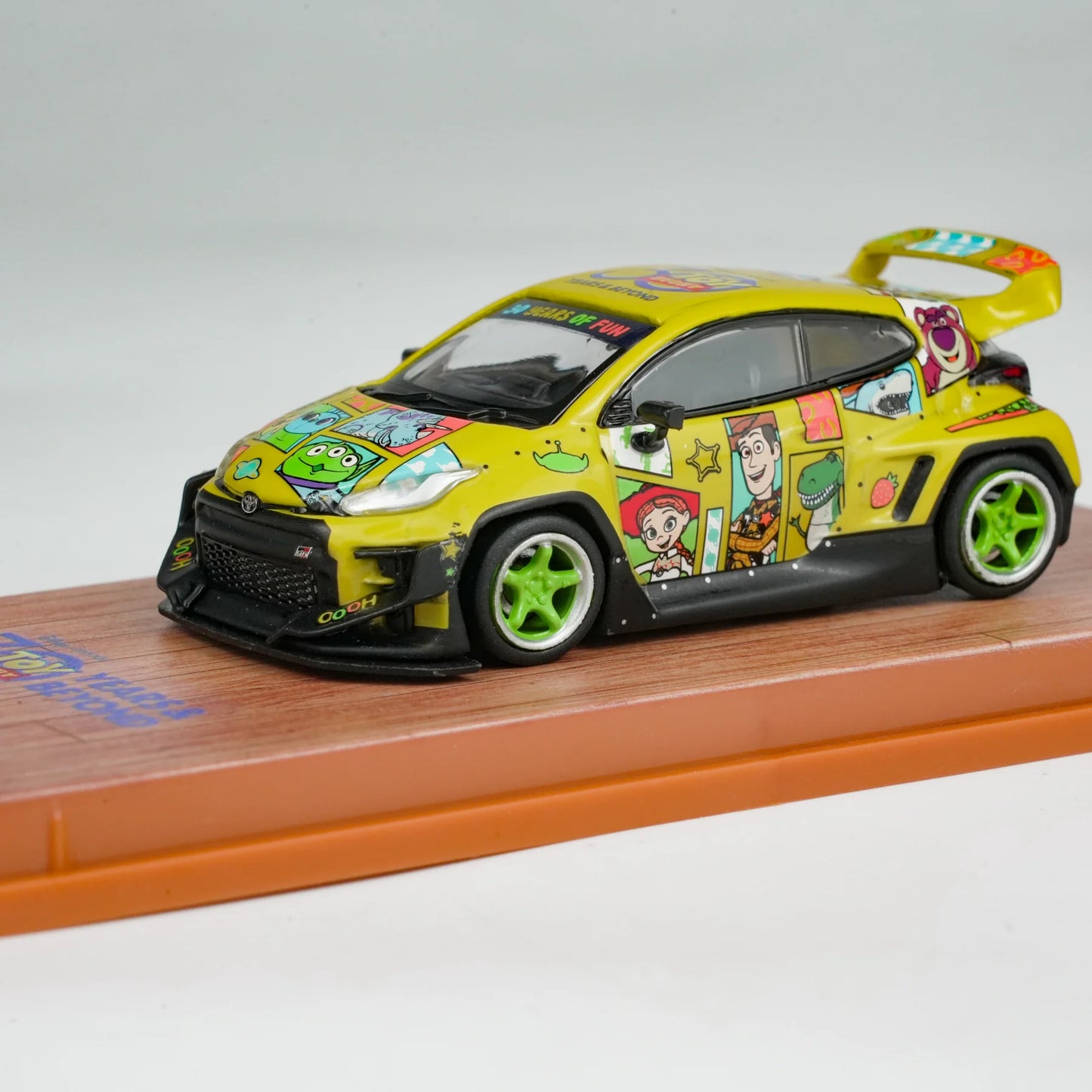 Tarmac Works 1/64 Pandem Toyota GR Yaris Toy Story 30th Anniversary - Tokyo Auto Salon Hong Kong 2025 Special Edition - HOBBY64