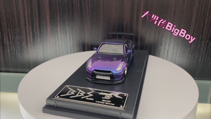 Big Boy Studio 1/64 Nissan Skyline GT-R R35 Chameleon Changing Colour Purple and Blue