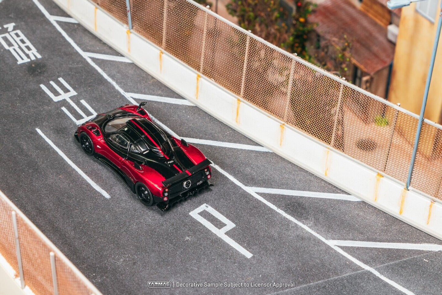 Tarmac Works 1/64 Pagani Zonda Cinque Rosso Dubai - GLOBAL64