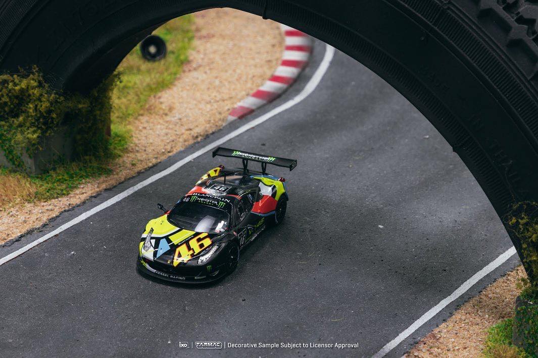 Tarmac Works 1/64 Ferrari 458 Italia GT3 Blancpain Endurance Series 2012- Nurburgring #46 Valentino Rossi- Hobby64