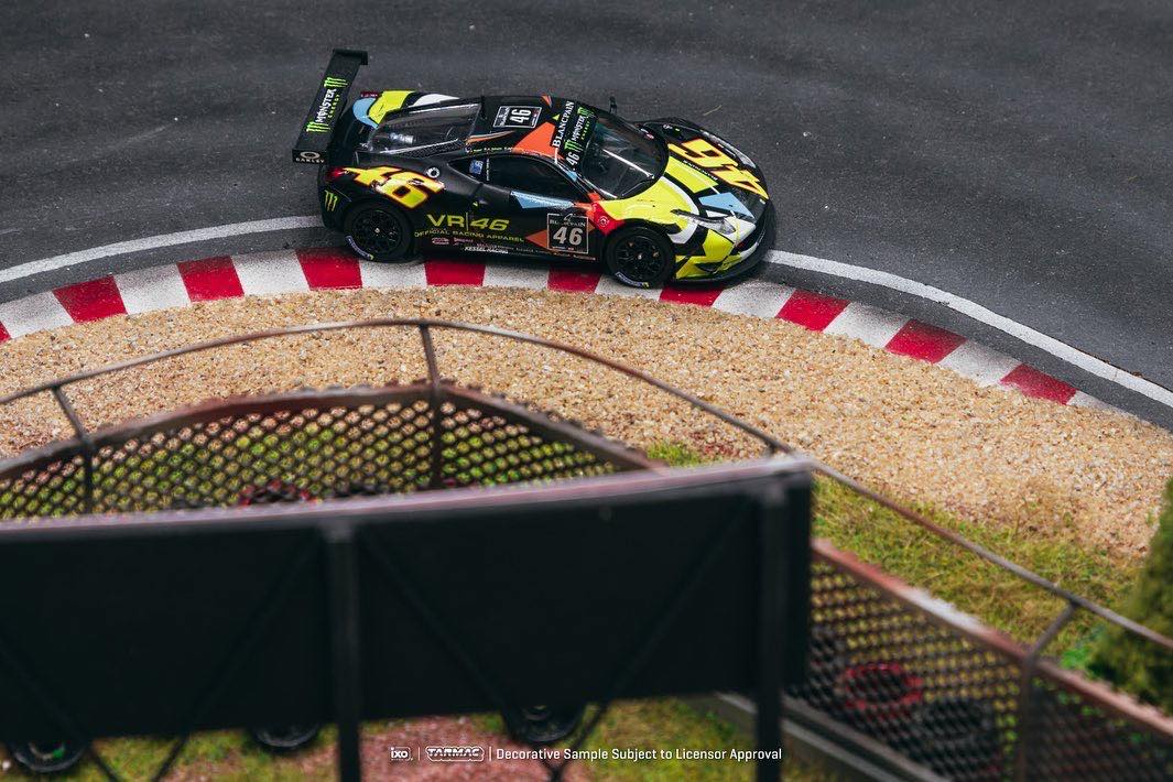 Tarmac Works 1/64 Ferrari 458 Italia GT3 Blancpain Endurance Series 2012- Nurburgring #46 Valentino Rossi- Hobby64