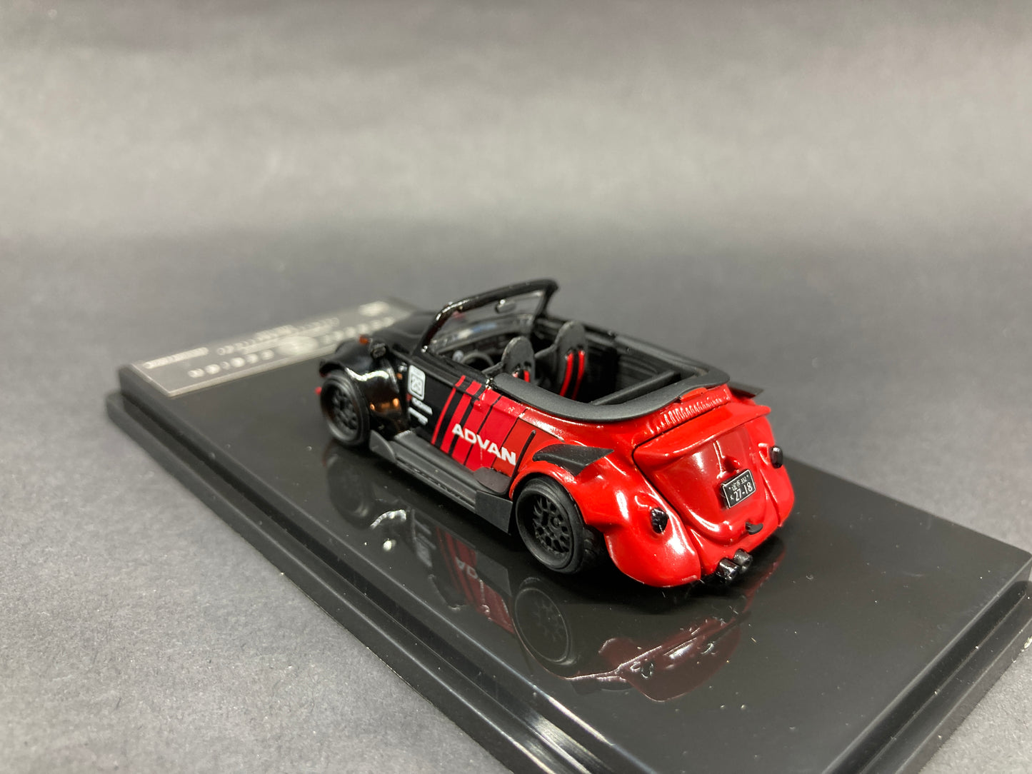 Inspire Model 1/64 Volkswagen Beetle RWB Robert Design Advan Ltd Edition- Riverside Show 2021 (RD6405)