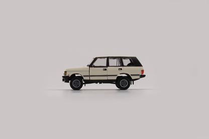 BM Creations 1/64 Land Rover 1992 Range Rover Classic LSE w/ Extra Wheels-White (RHD)