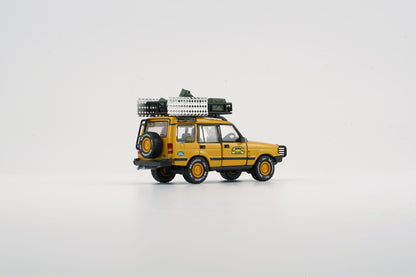 BM Creations 1/64 Land Rover 1998 Discovery 1 - Camel with Accessory (RHD)