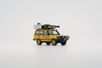 BM Creations 1/64 Land Rover 1998 Discovery 1 - Camel with Accessory (RHD)