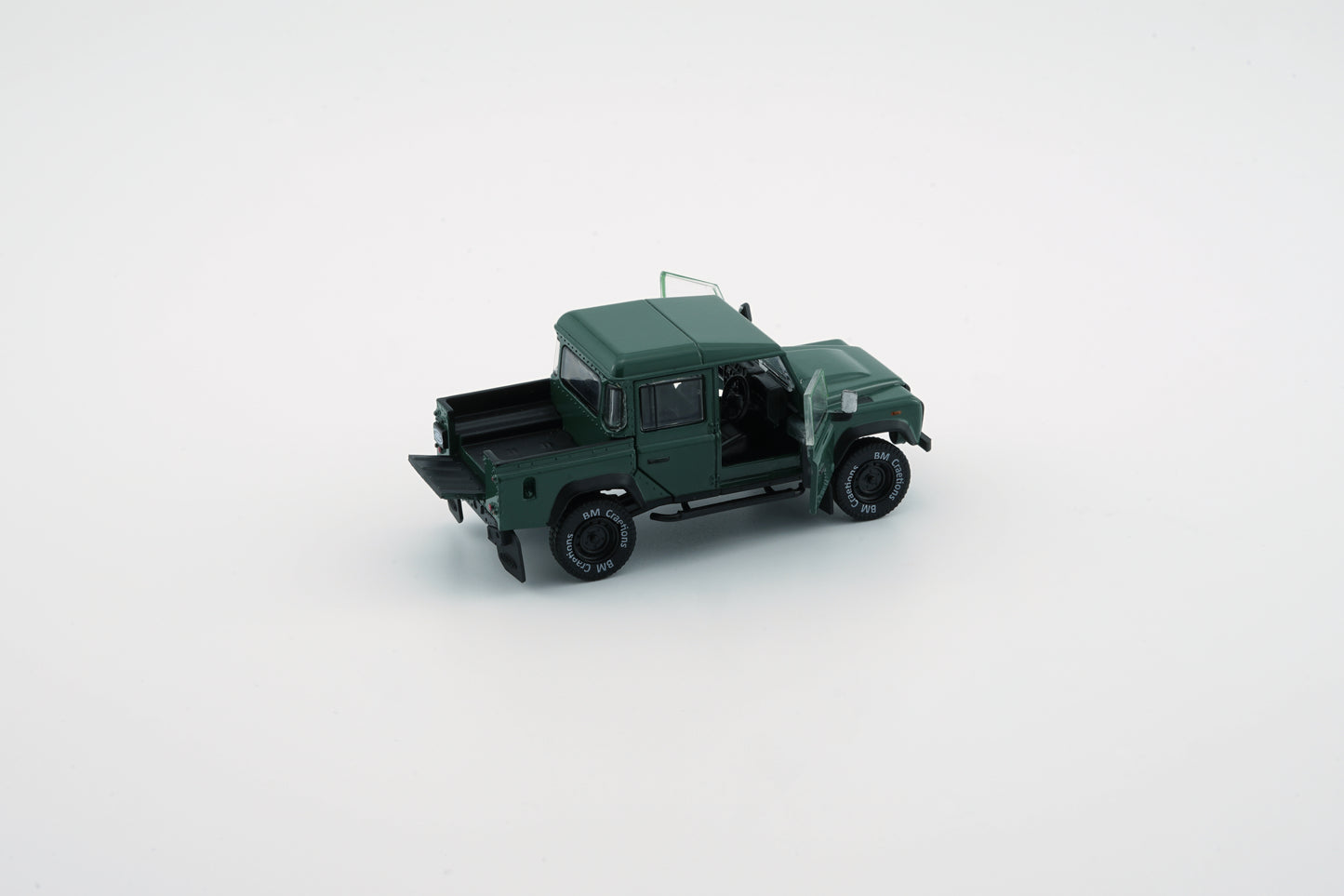BM Creations 1/64 Land Rover 2016 Defender 110 Pick Up- Green (RHD)