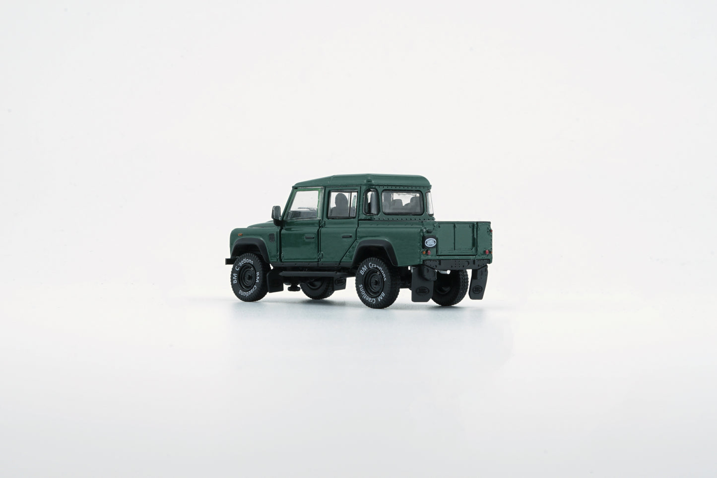BM Creations 1/64 Land Rover 2016 Defender 110 Pick Up- Green (RHD)