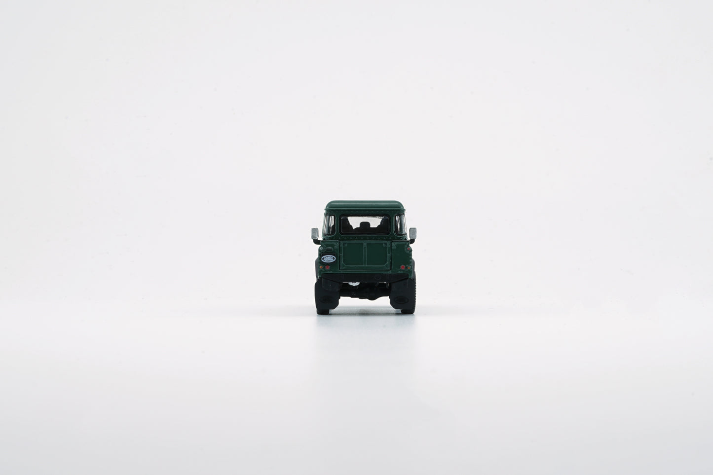 BM Creations 1/64 Land Rover 2016 Defender 110 Pick Up- Green (RHD)