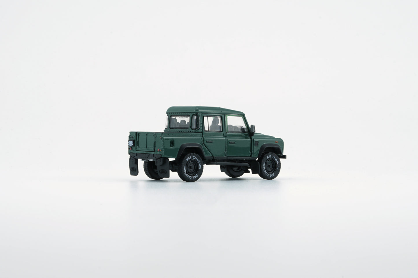 BM Creations 1/64 Land Rover 2016 Defender 110 Pick Up- Green (RHD)