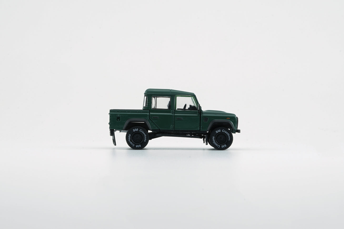 BM Creations 1/64 Land Rover 2016 Defender 110 Pick Up- Green (RHD)