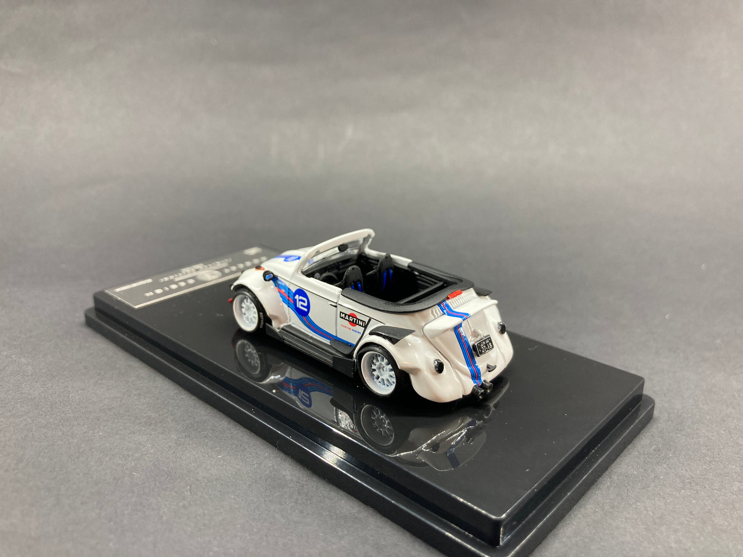 Inspire Model 1/64 Volkswagen Beetle RWB Robert Design Martini Ltd Edition- Riverside Show 2021 (RD6408)