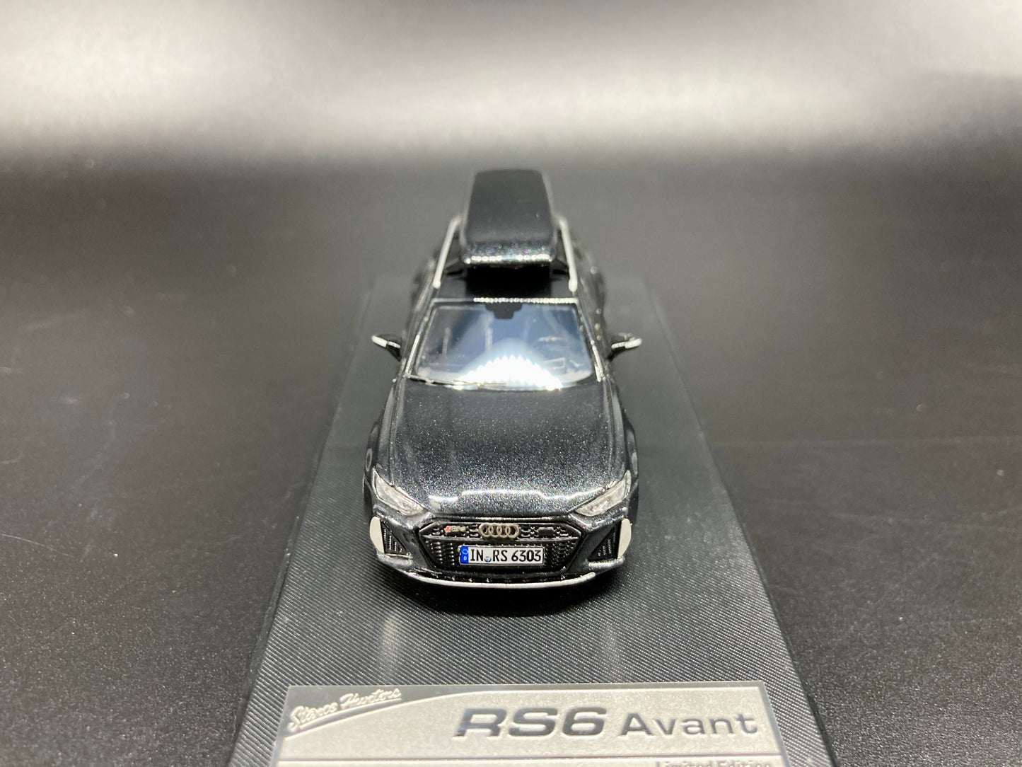 [Premium Resin Model] Stance Hunters 1/64 Audi RS6 Avant with Removable Roof Box -Black