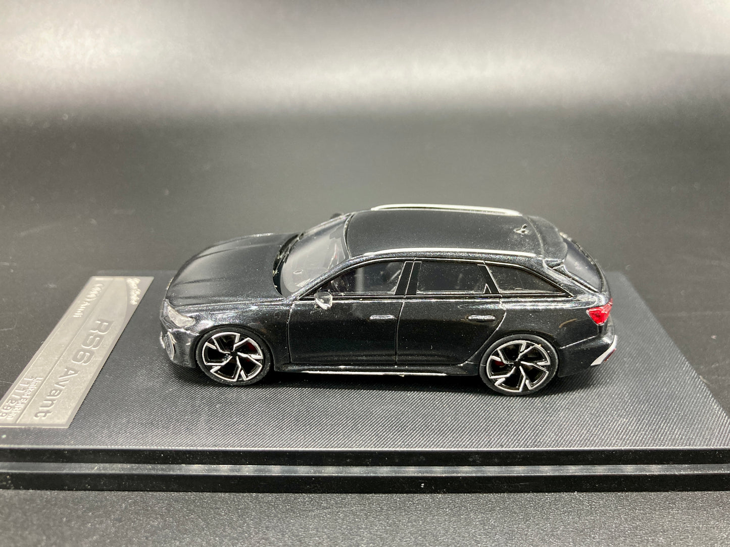 [Premium Resin Model] Stance Hunters 1/64 Audi RS6 Avant with Removable Roof Box -Black