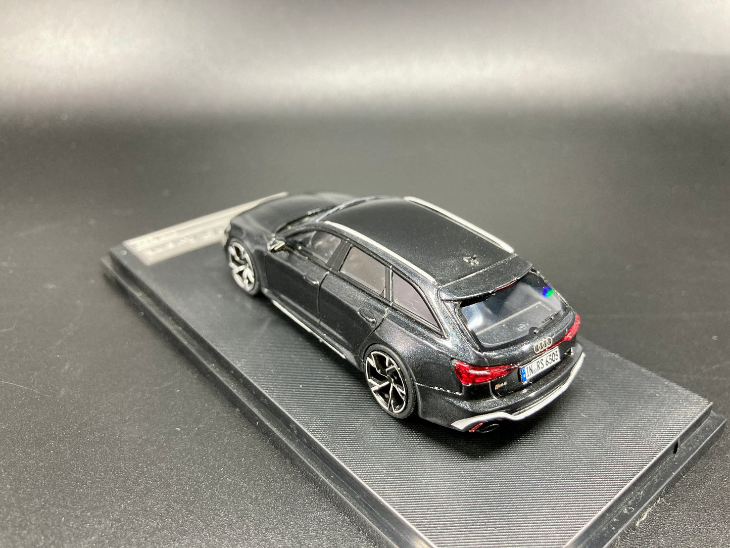 [Premium Resin Model] Stance Hunters 1/64 Audi RS6 Avant with Removable Roof Box -Black