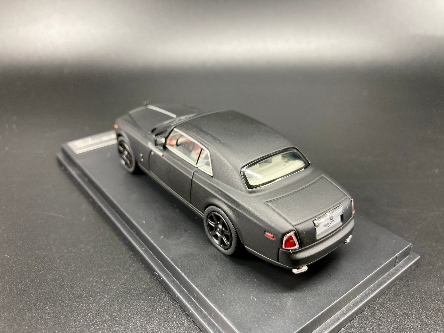 [Discount due to Wrong Packaging] Rolls-Royce Phantom Matt Black 1/64 Scale Diecast Model Car