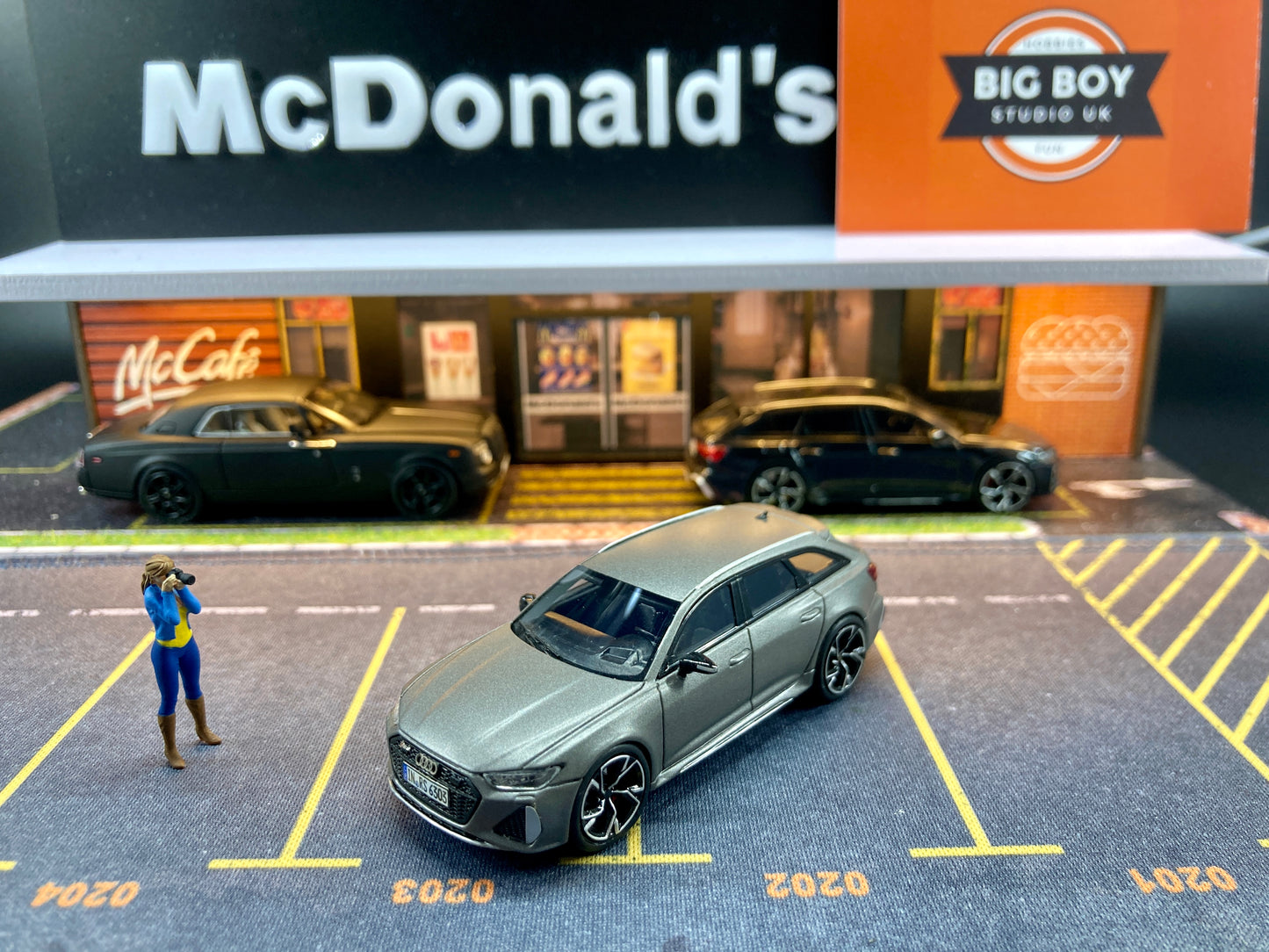 [Premium Resin Model] Stance Hunters 1/64 Audi RS6 Avant with Removable Roof Box - Matt Grey