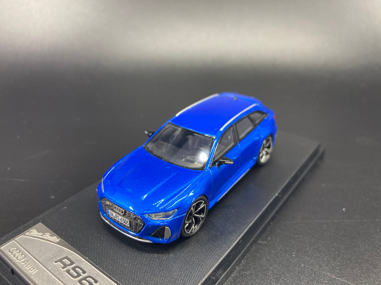 [Premium Resin Model] Stance Hunters 1/64 Audi RS6 Avant with Removable Roof Box - Blue
