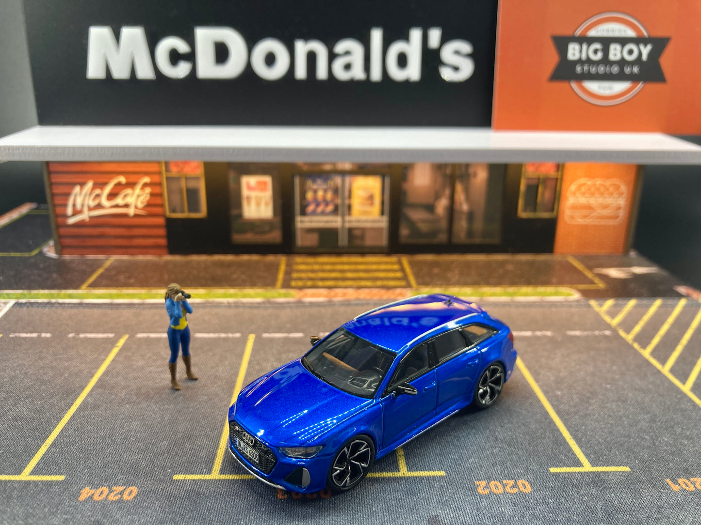 [Premium Resin Model] Stance Hunters 1/64 Audi RS6 Avant with Removable Roof Box - Blue