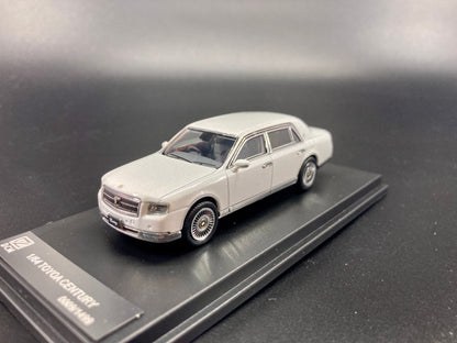 DCM 1:64 Toyota Century Full Sized VIP Luxury Saloon JDM Diecast Collector Model Car-White