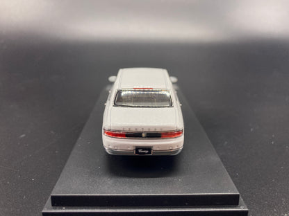 DCM 1:64 Toyota Century Full Sized VIP Luxury Saloon JDM Diecast Collector Model Car-White