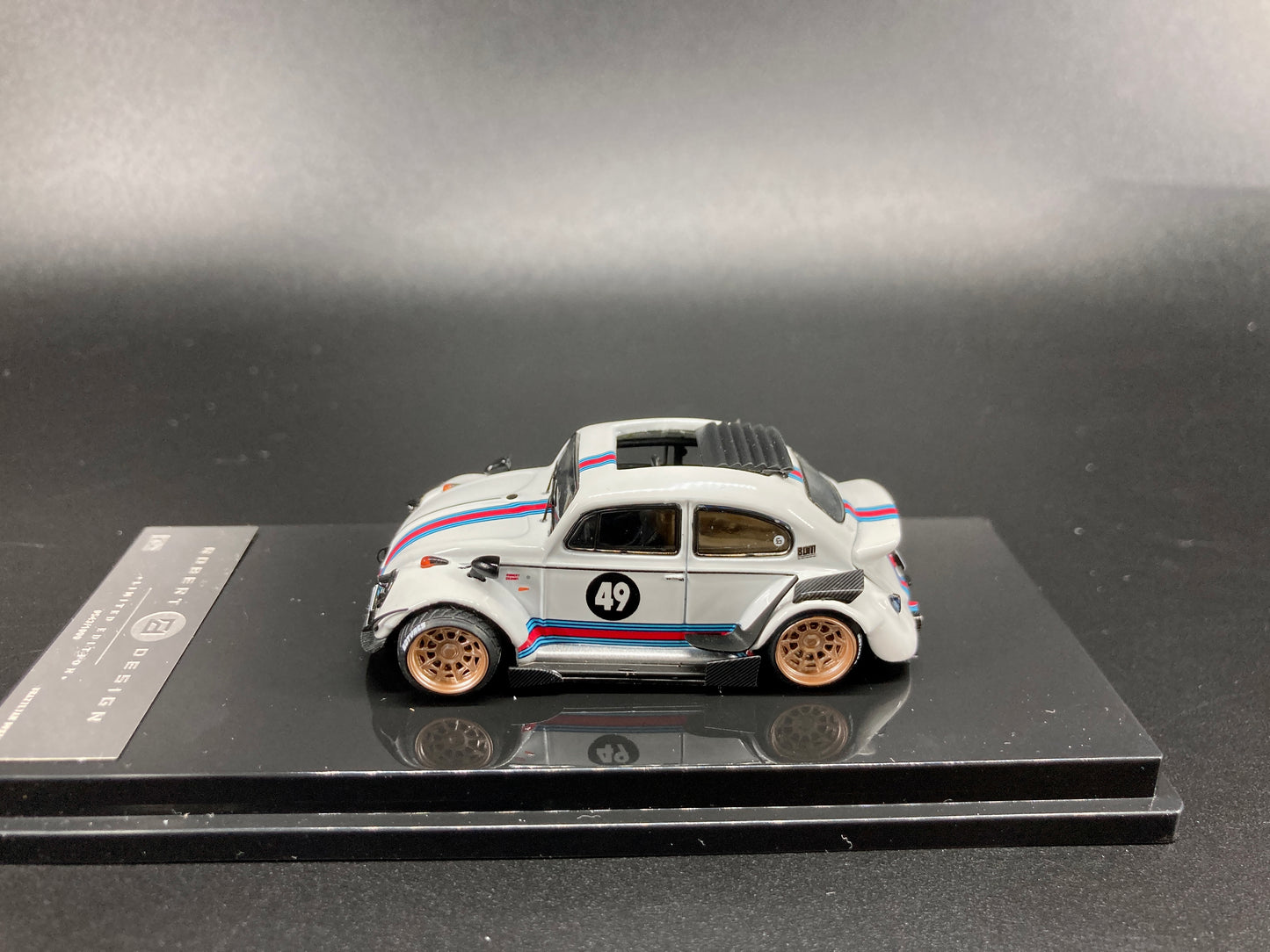 Inspire Model 1/64 Volkswagen Beetle RWB Robert Design Label Series-White (LB640008K)