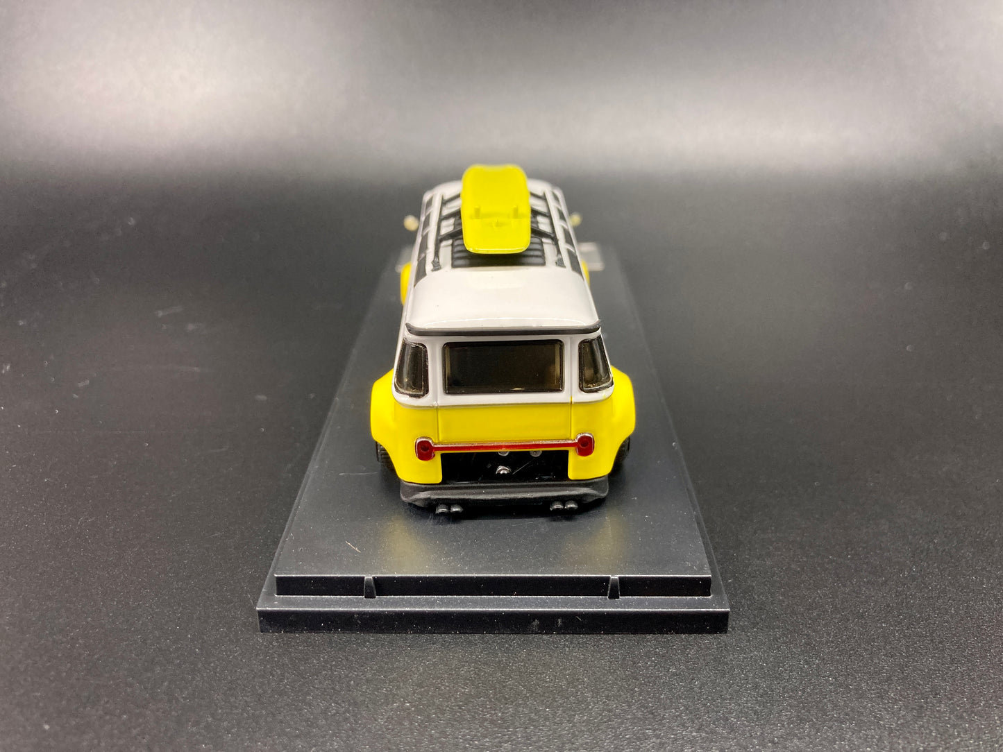 Inspire Model 1/64 Volkswagen Kombi Camper Van Robert Design-Model B(VW-840008B)