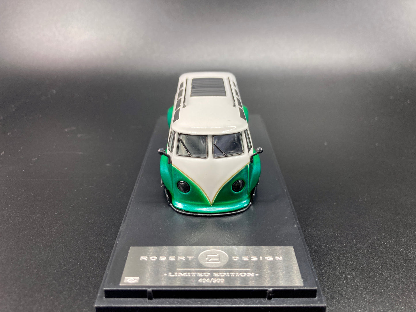 Inspire Model 1/64 Volkswagen Kombi Camper Van Robert Design-Model D(VW-840008D)