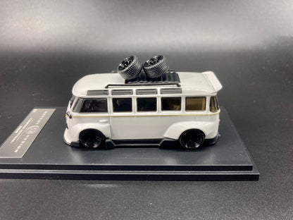 Inspire Model 1/64 Volkswagen Kombi Camper Van Robert Design-Model I(VW-840008I)