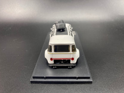 Inspire Model 1/64 Volkswagen Kombi Camper Van Robert Design-Model I(VW-840008I)