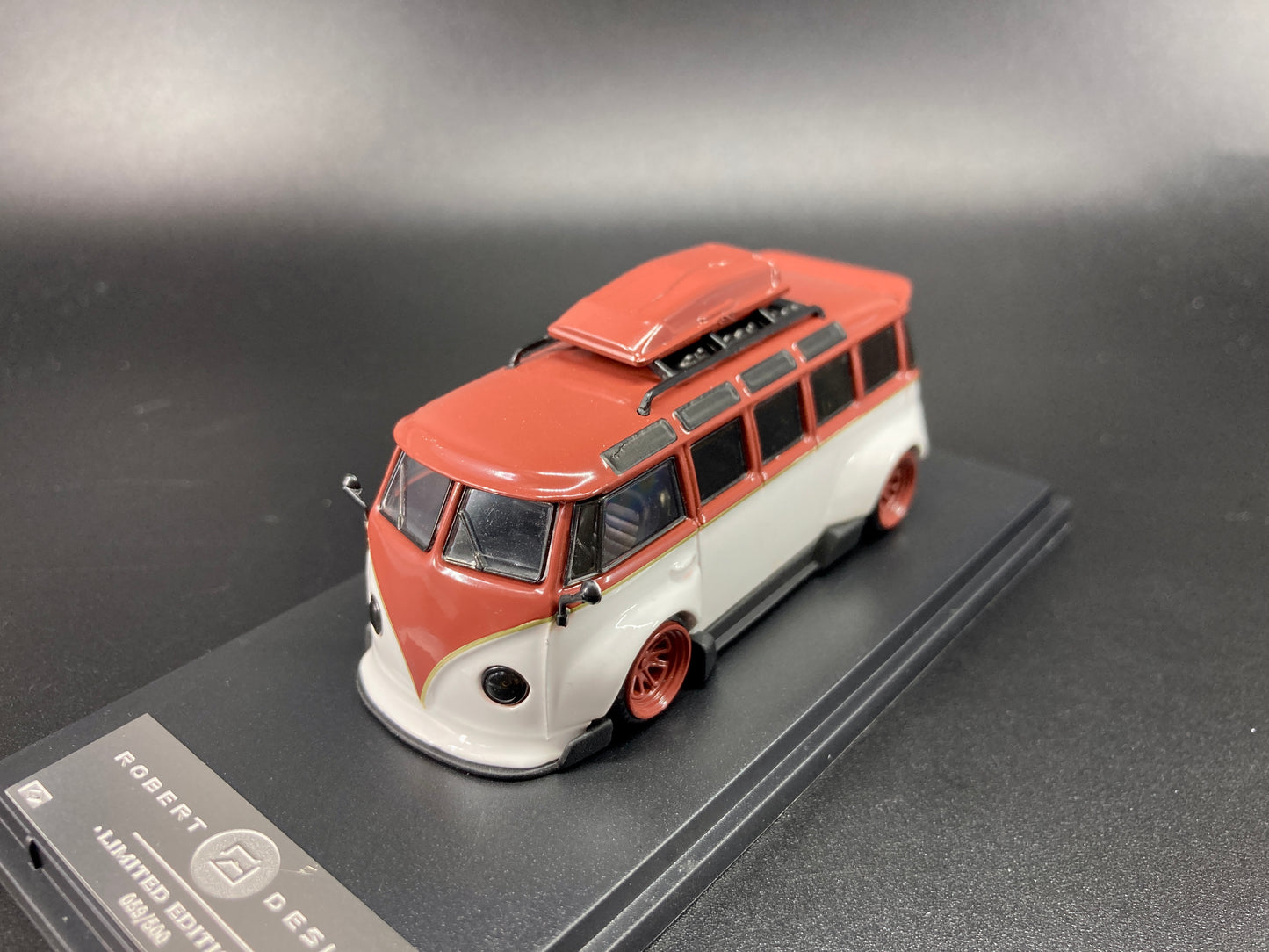 Inspire Model 1/64 Volkswagen Kombi Camper Van Robert Design-Model K(VW-840008K)