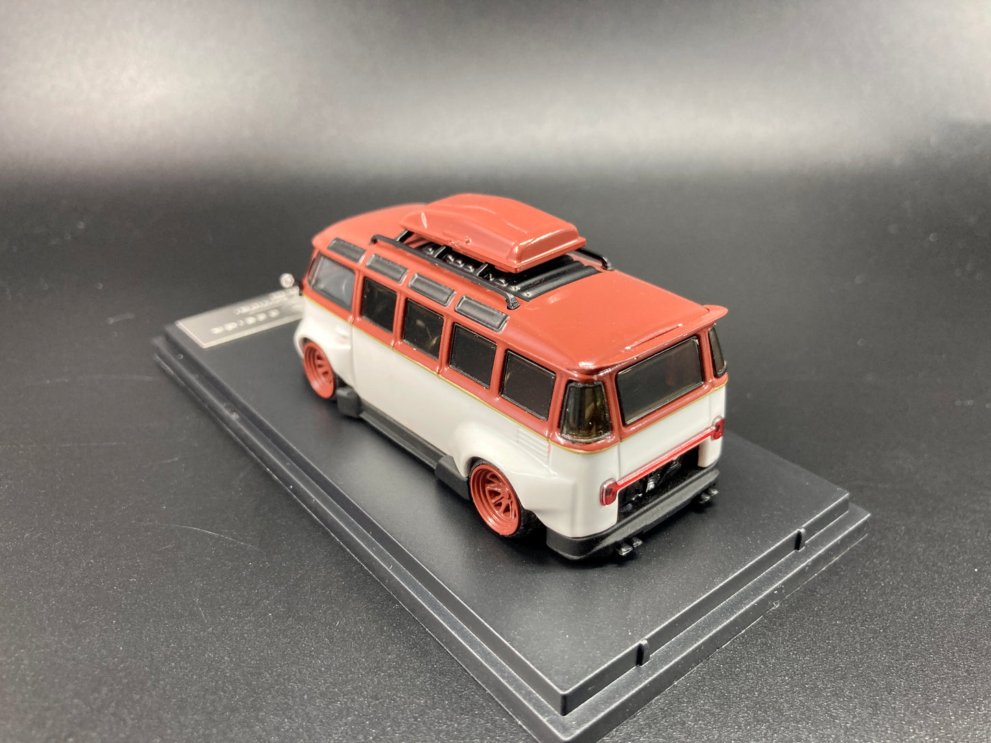 Inspire Model 1/64 Volkswagen Kombi Camper Van Robert Design-Model K(VW-840008K)