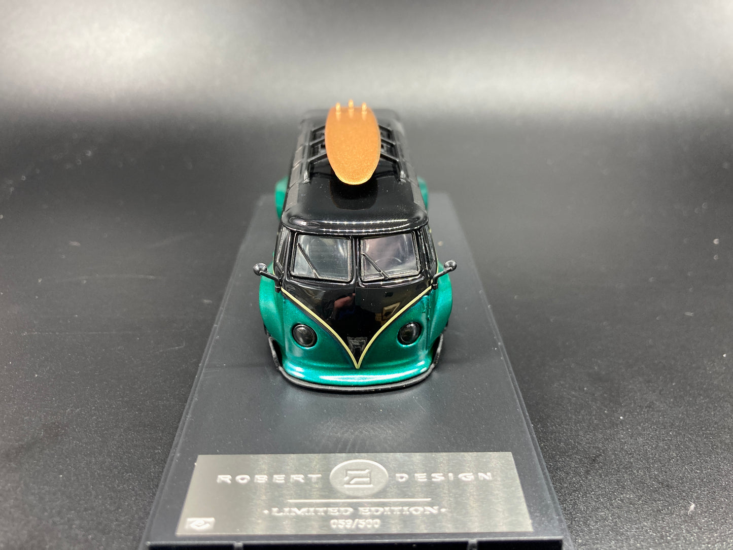 Inspire Model 1/64 Volkswagen Kombi Camper Van Robert Design-Model J(VW-840008J)