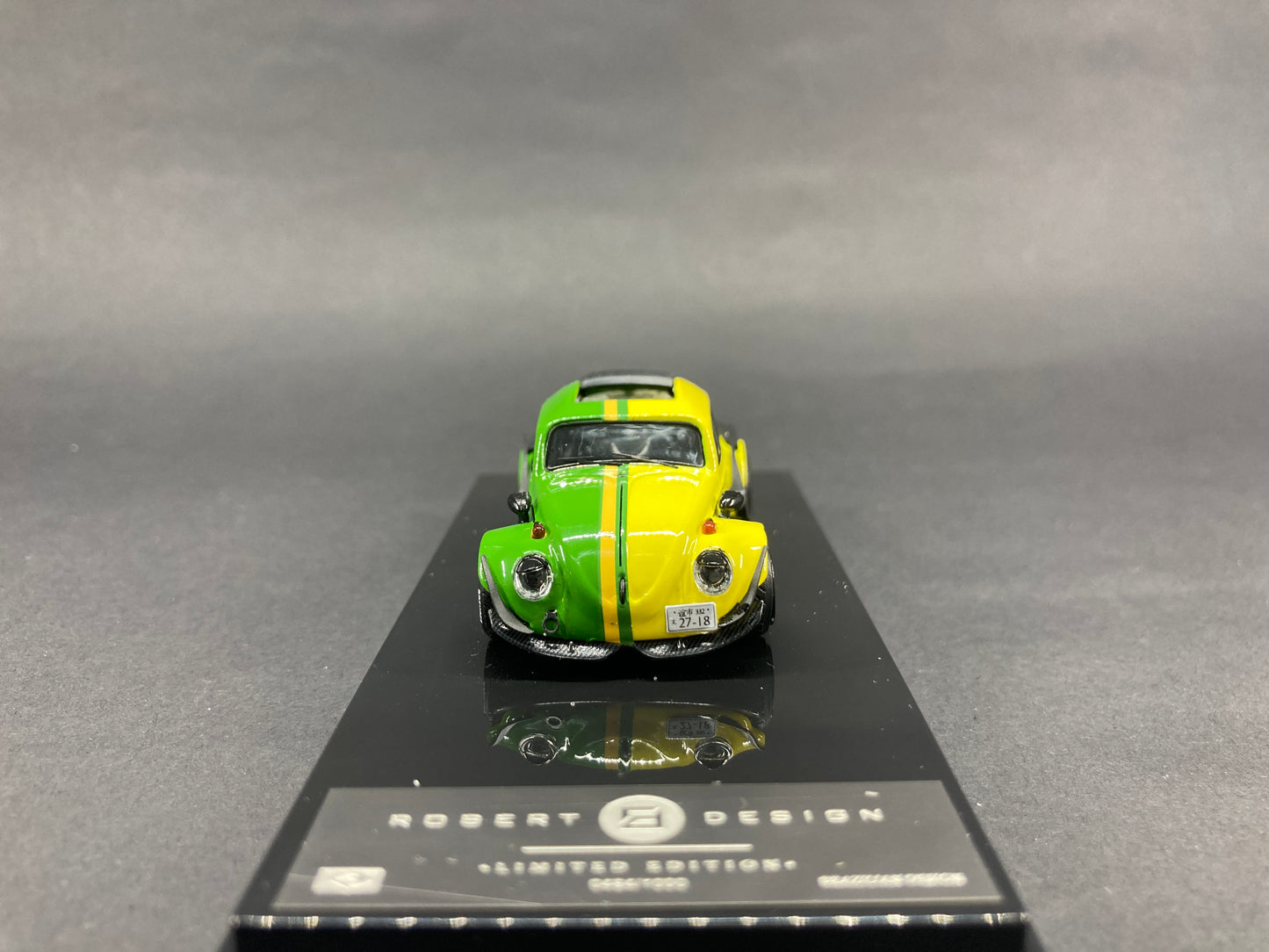 Inspire Model 1/64 Volkswagen Beetle RWB Robert Design Stripe Series -Yellow & Green with Open Rear Engine Bonnet (ST7_40008J)