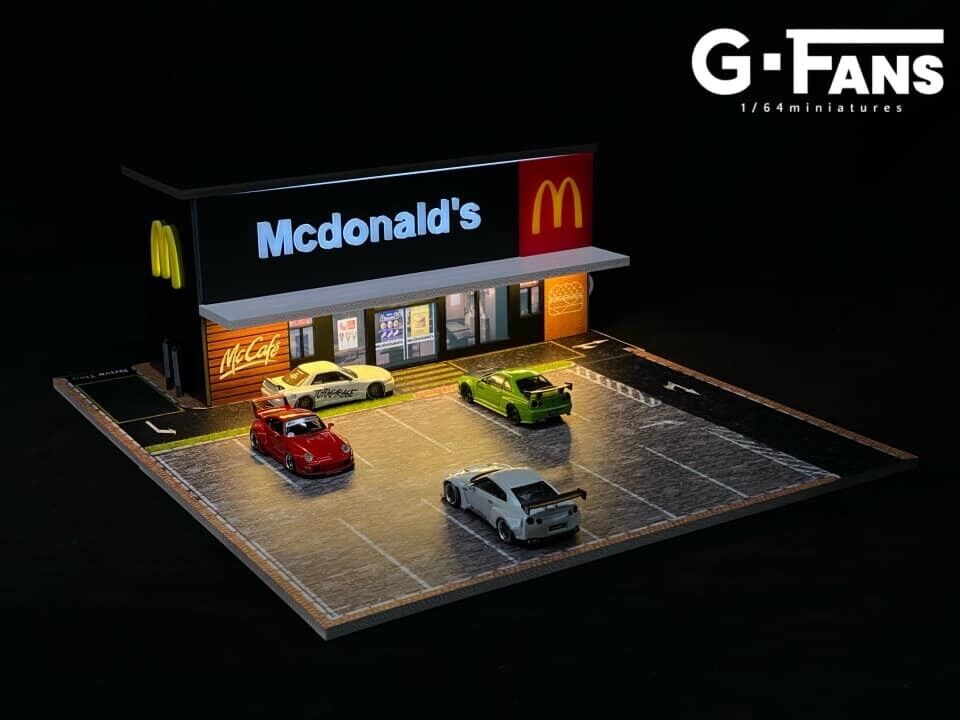 G-Fans 1/64 McDonalds LED light Diorama with Car Park Parking Lot