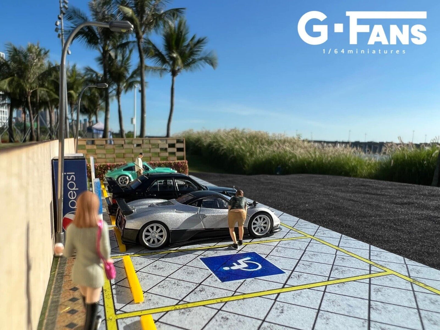 G-Fans 1/64 Outdoor Garden Car Park Parking Lot LED Diorama (710029)