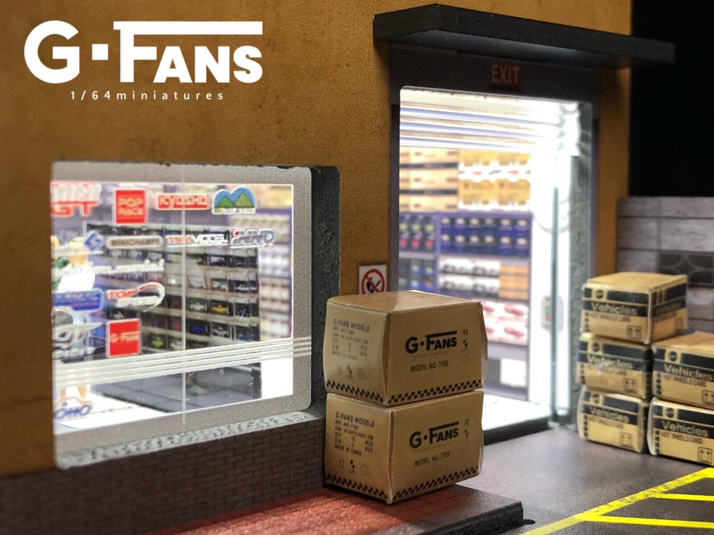 G-Fans 1/64 Model Car Hobby Shop LED Light Diorama with Car Parking Lot